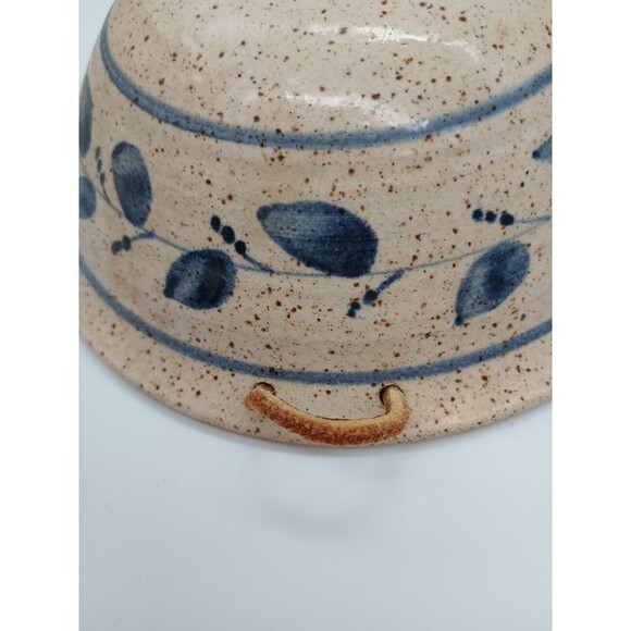 Primitive Stoneware Berry Bowl W Leather Hanger Loop Brown Speckled Blue Vine - Picture 8 of 8